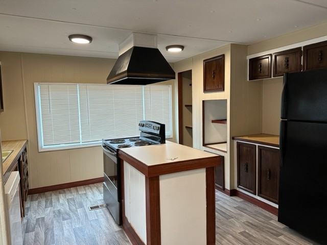 152 Camelot Dr - Photo 2 of 36