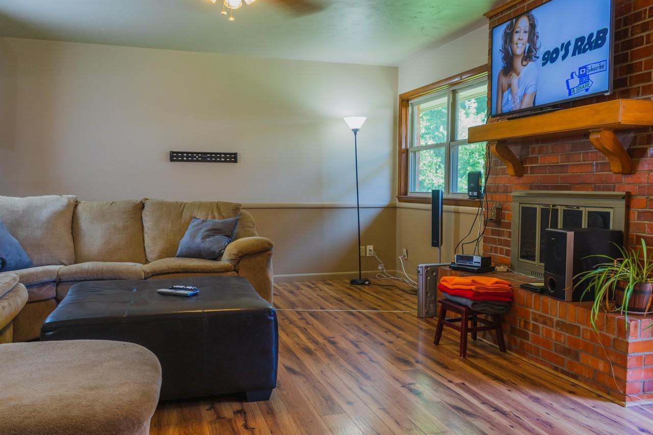 1001 W Will Rogers Dr #1 - Photo 3 of 15