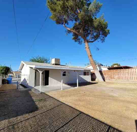 1729 Sunset St #SFR - Photo 3 of 15