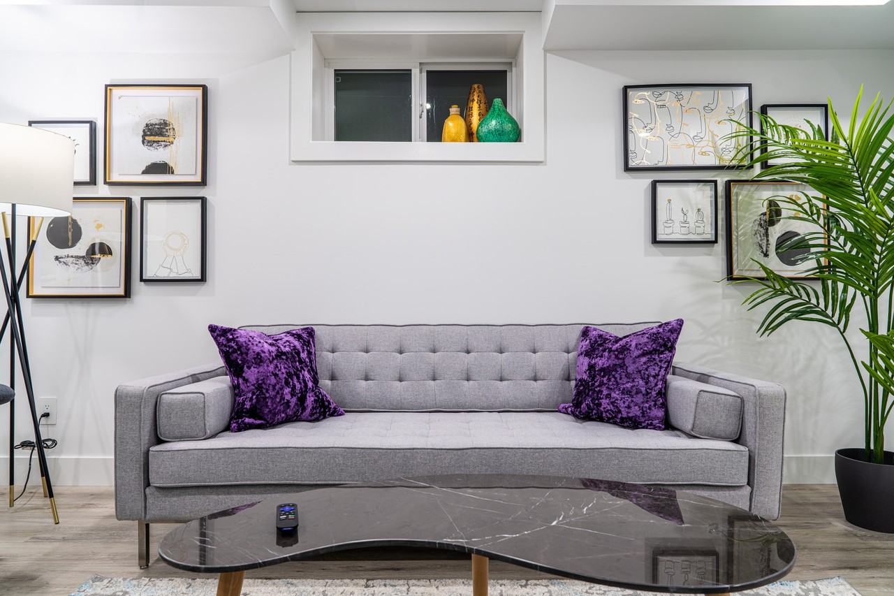 1063 Montroyal Boulevard - Photo 2 of 12