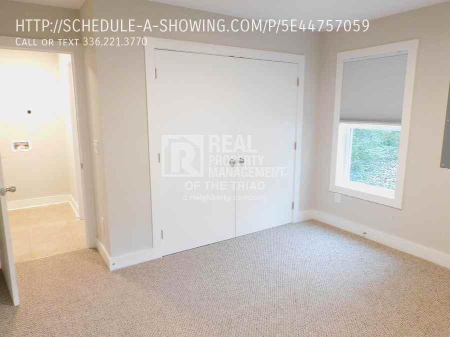 934 Albert St - Photo 3 of 22
