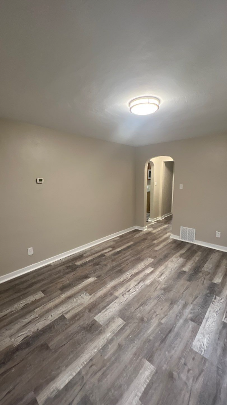 523 Orchard St - Photo 3 of 18