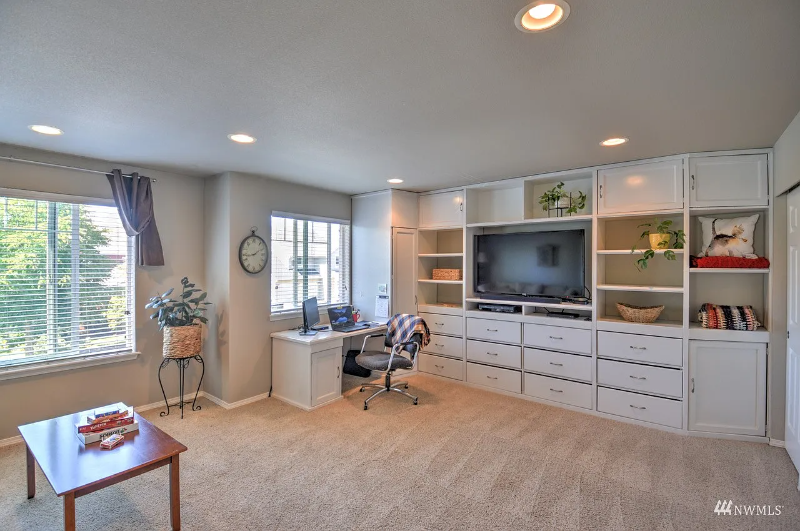 6946 Axis St Se - Photo 2 of 5