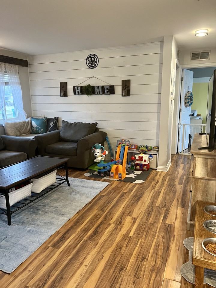 42057 Lincoln St - Photo 3 of 11