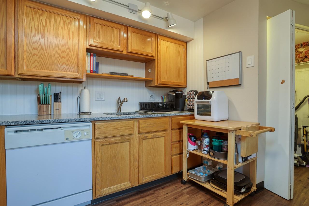 208 N Ford St #B - Photo 3 of 11