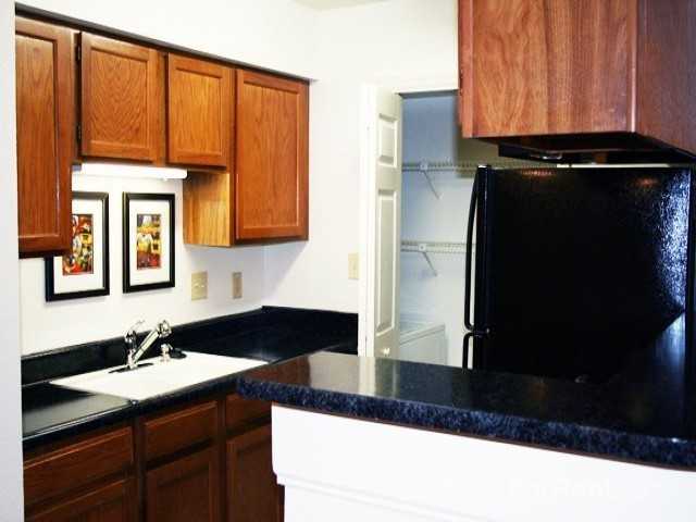 Lincoln Green - Photo 2 of 33