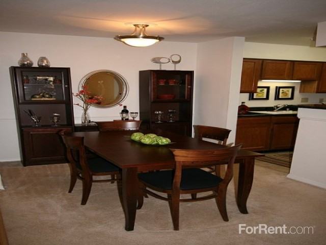 Lincoln Green - Photo 3 of 33