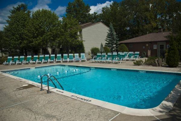 Fairwood Apts. & Racquet Club - Photo 2 of 5