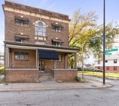 901 E Linwood Blvd - Photo 1 of 1