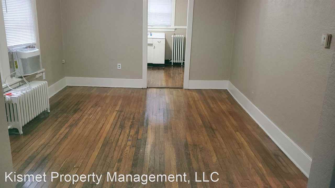 762 Melrose St - Photo 2 of 9