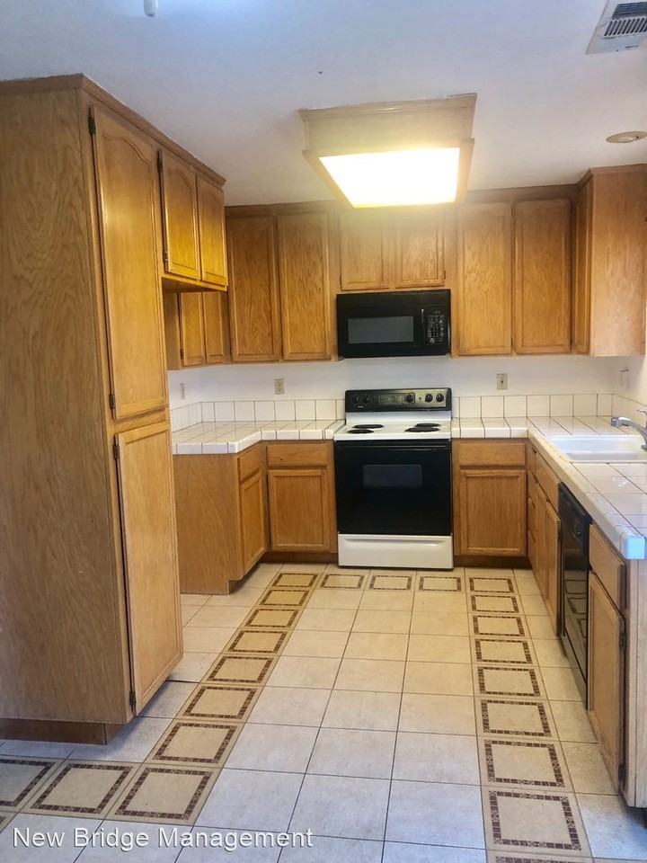 3452 Gerald Ct - Photo 3 of 13