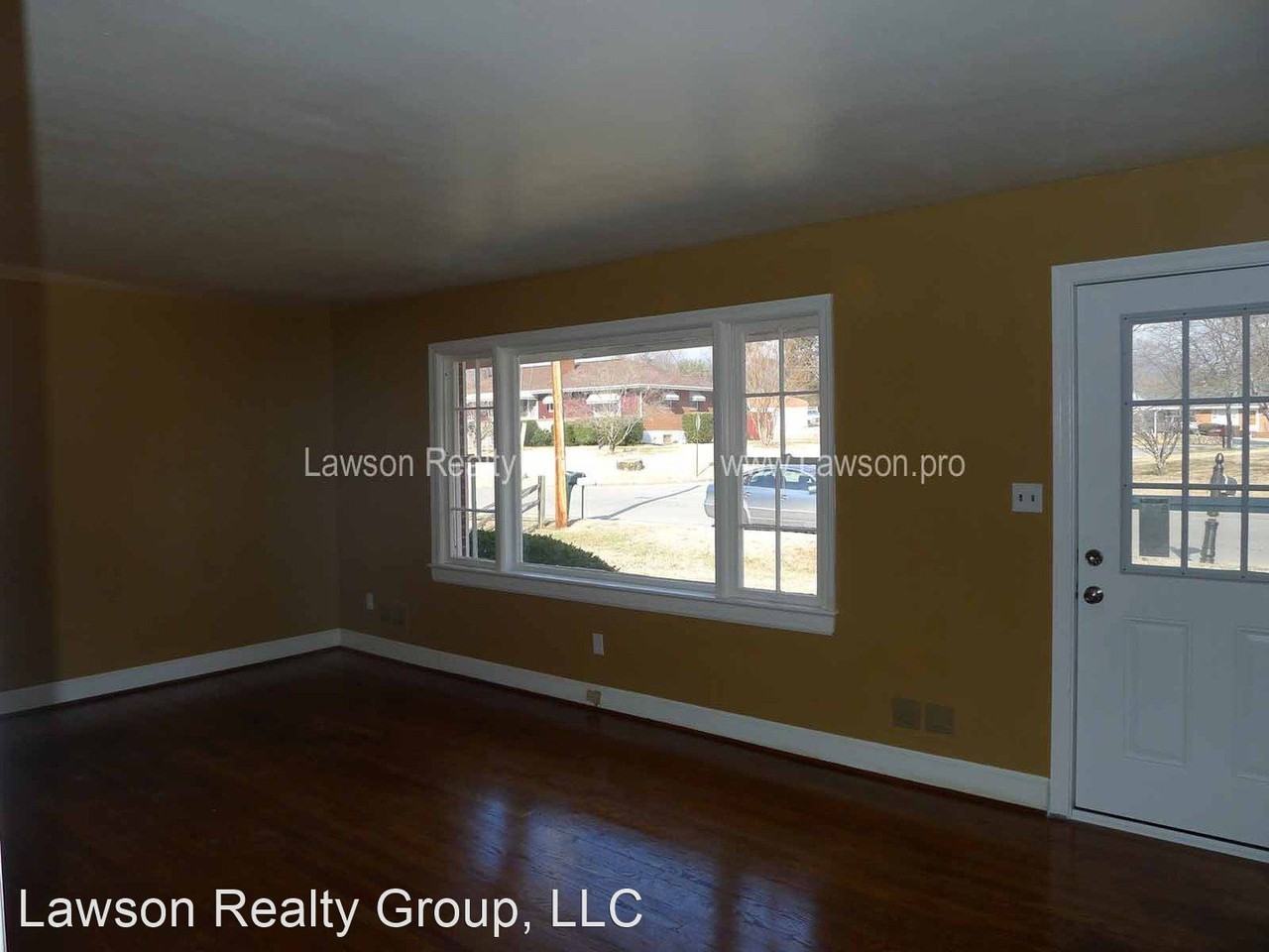 2056 Laura Rd Nw - Photo 3 of 21