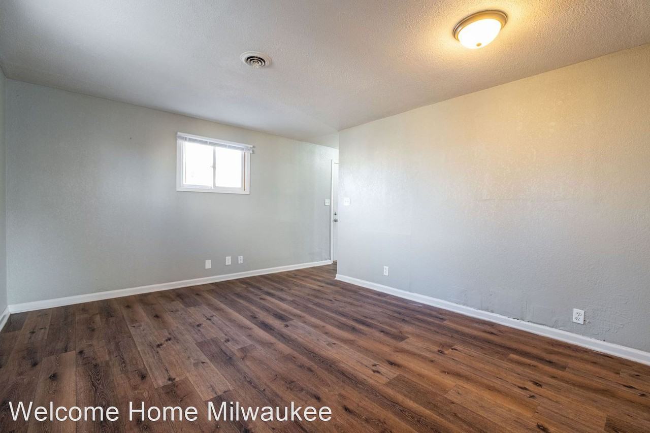 6078 N 39th St - Photo 2 of 13