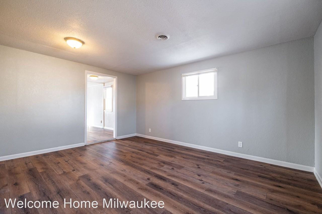 6078 N 39th St - Photo 3 of 13