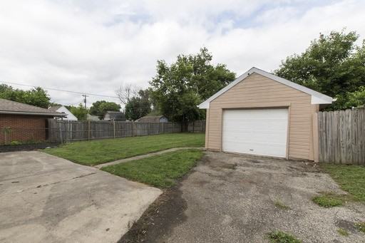 1040 Harvard Ave - Photo 2 of 17