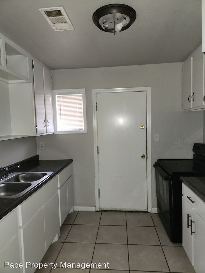 3004 Westhaven Drive - Photo 2 of 5