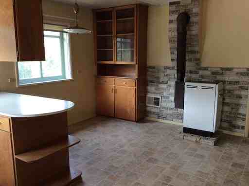 621 Pine St - Photo 2 of 6