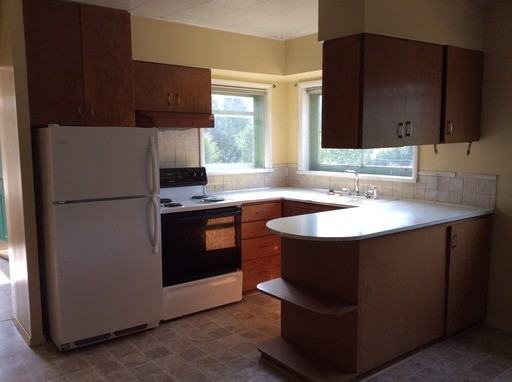 621 Pine St - Photo 3 of 6