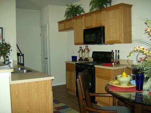 953 Sylvia St - Photo 2 of 4