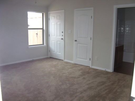 953 Sylvia St - Photo 3 of 4