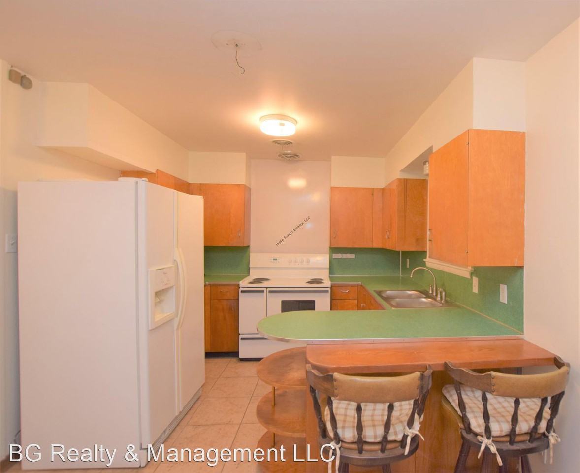 725 Bienville St - Photo 2 of 9