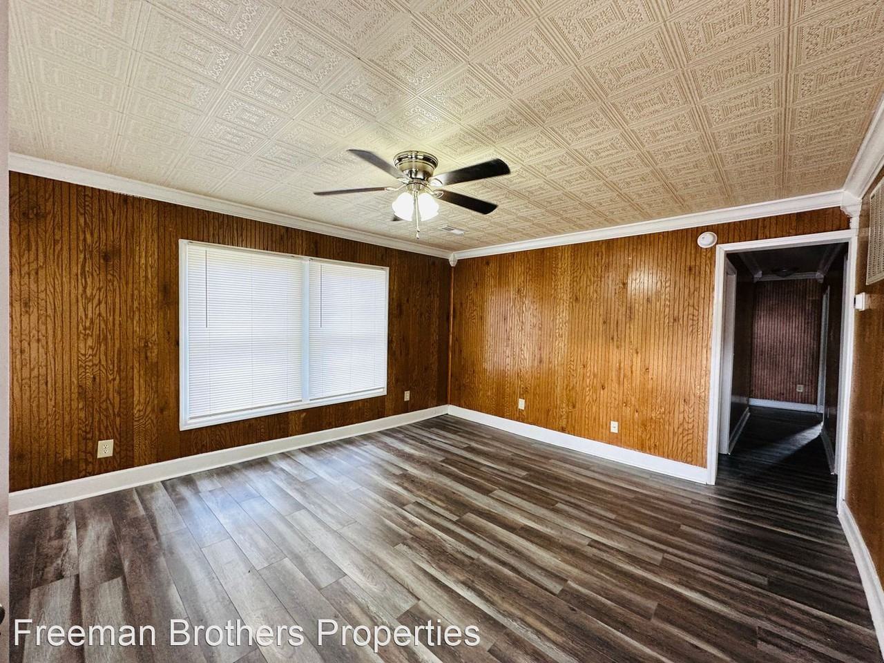 305 17th St - Photo 2 of 8