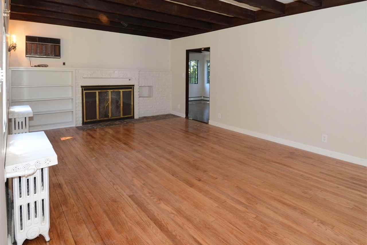 5 Valley Stream Rd W - Photo 3 of 16