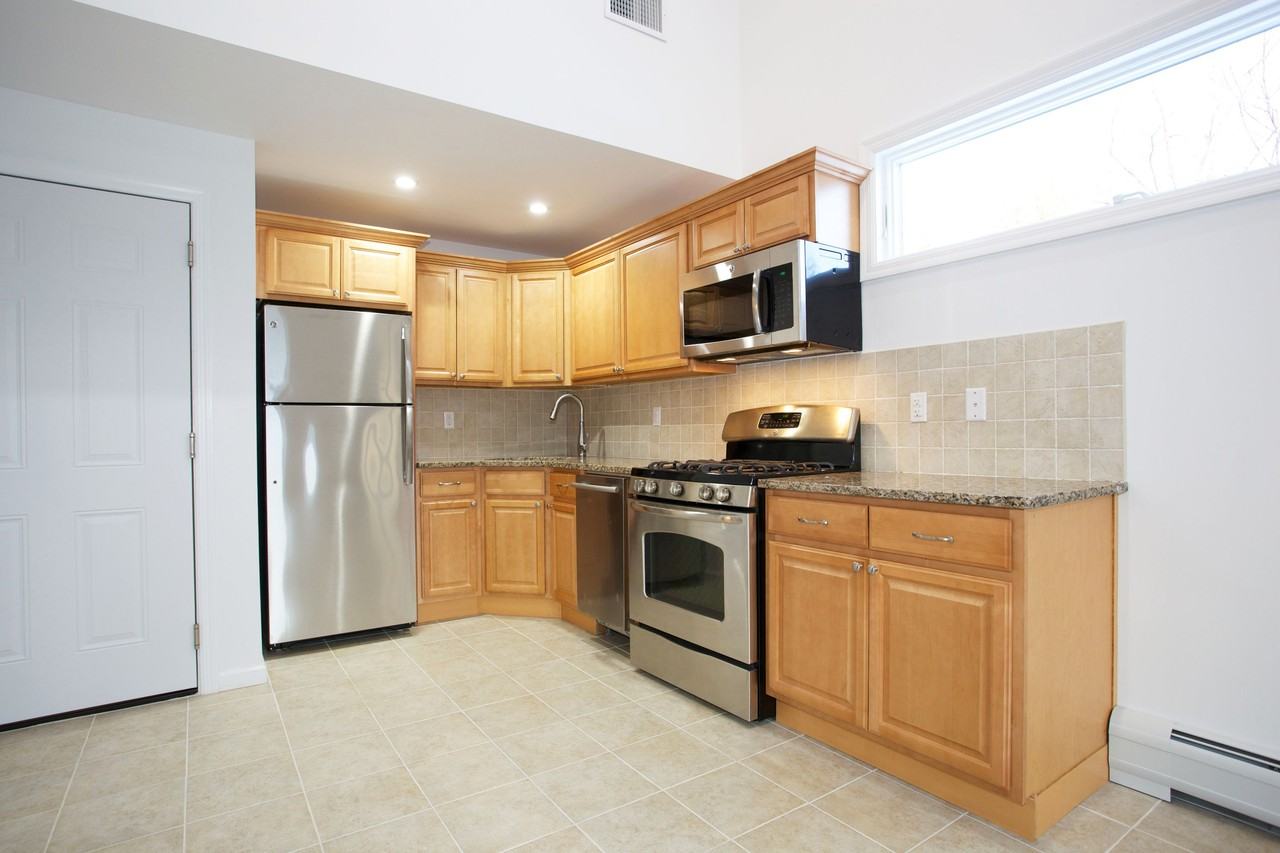 15 Oakland Ave - Photo 2 of 12