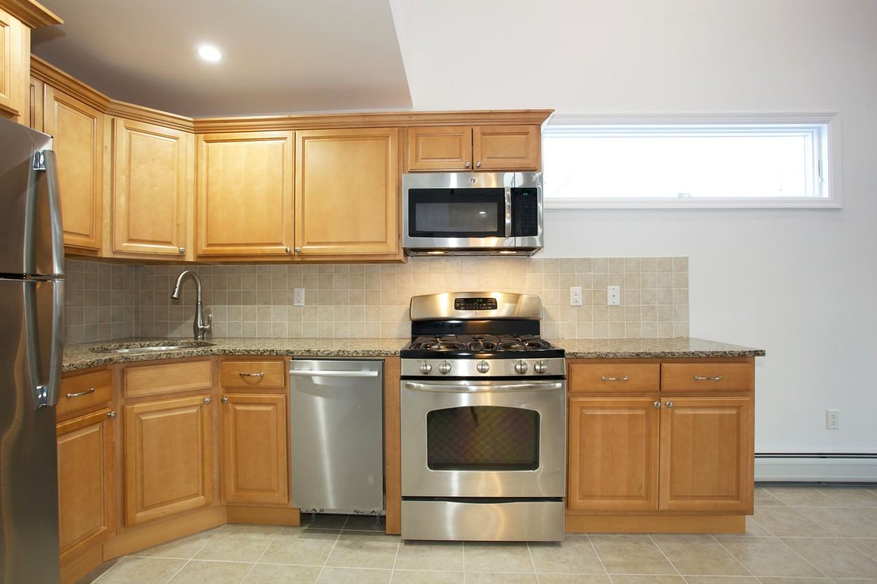 15 Oakland Ave - Photo 3 of 12