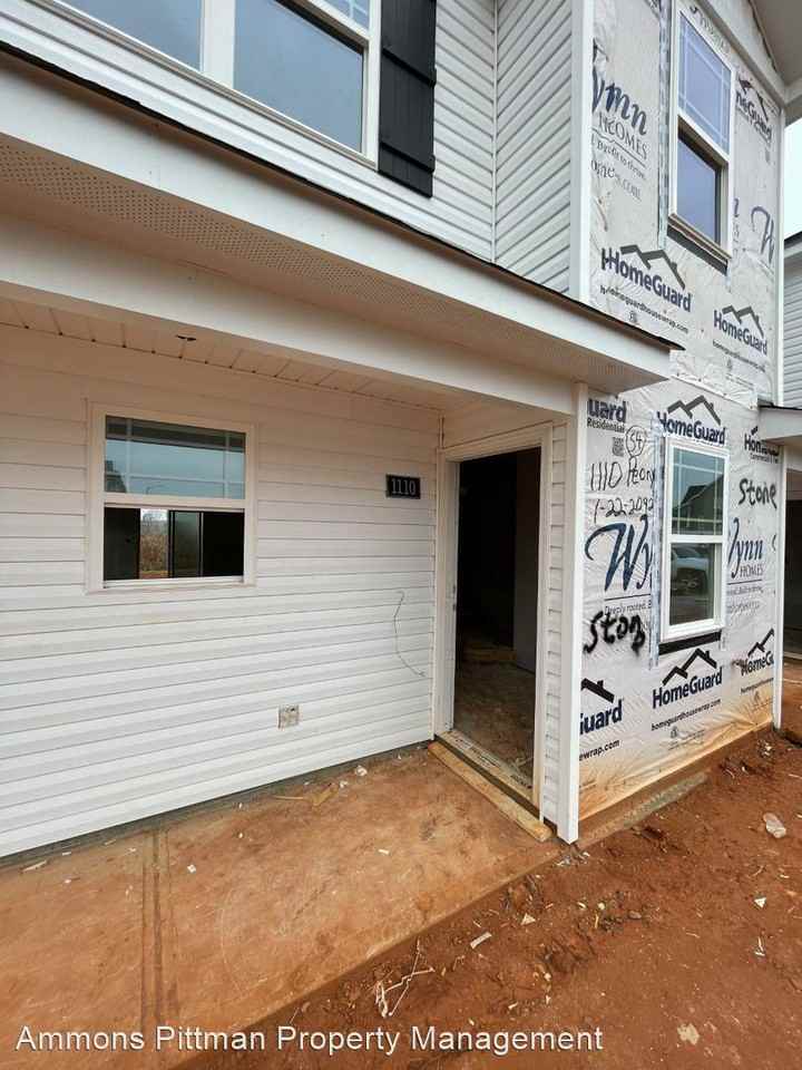 1110 1110 Peony Lane - Photo 3 of 7