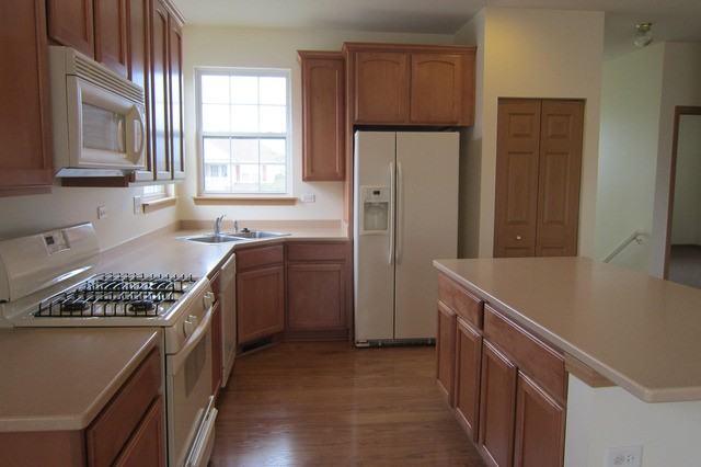 1366 Prescott Dr - Photo 3 of 14