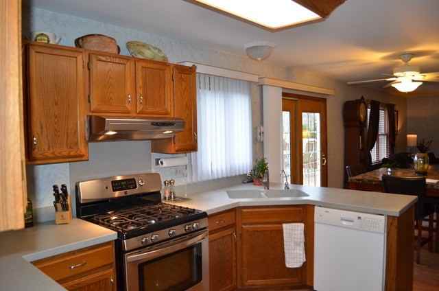 1011 Ascot Dr - Photo 3 of 24