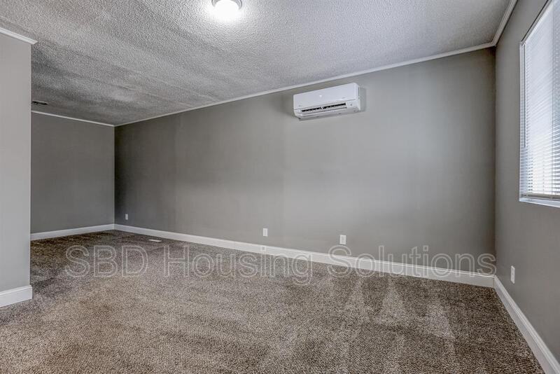 1027 E Parker Ave - Photo 2 of 13