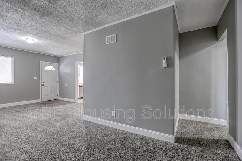 1027 E Parker Ave - Photo 5 of 13