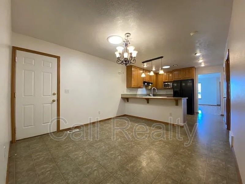 921 S Shelley Lake Ln - Photo 6 of 16