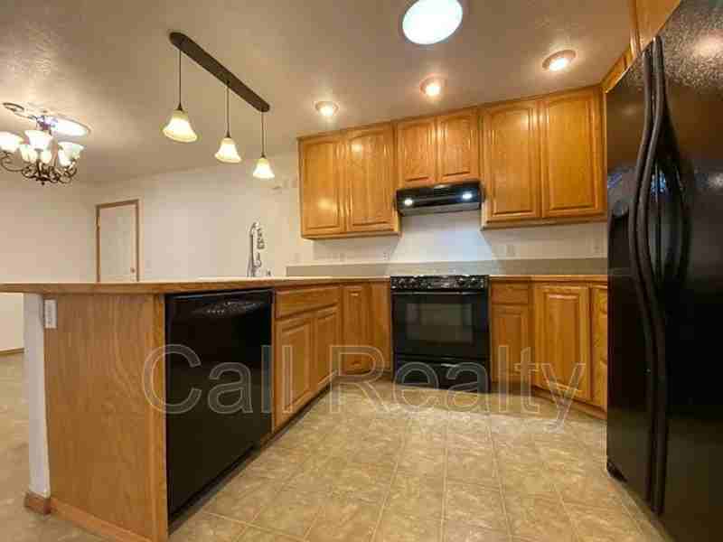 921 S Shelley Lake Ln - Photo 7 of 16