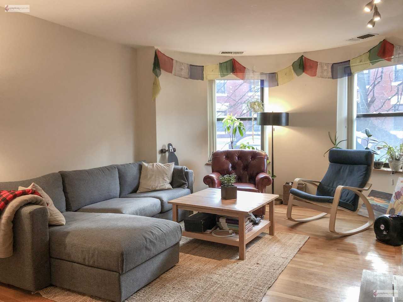 87 Gainsborough St #201