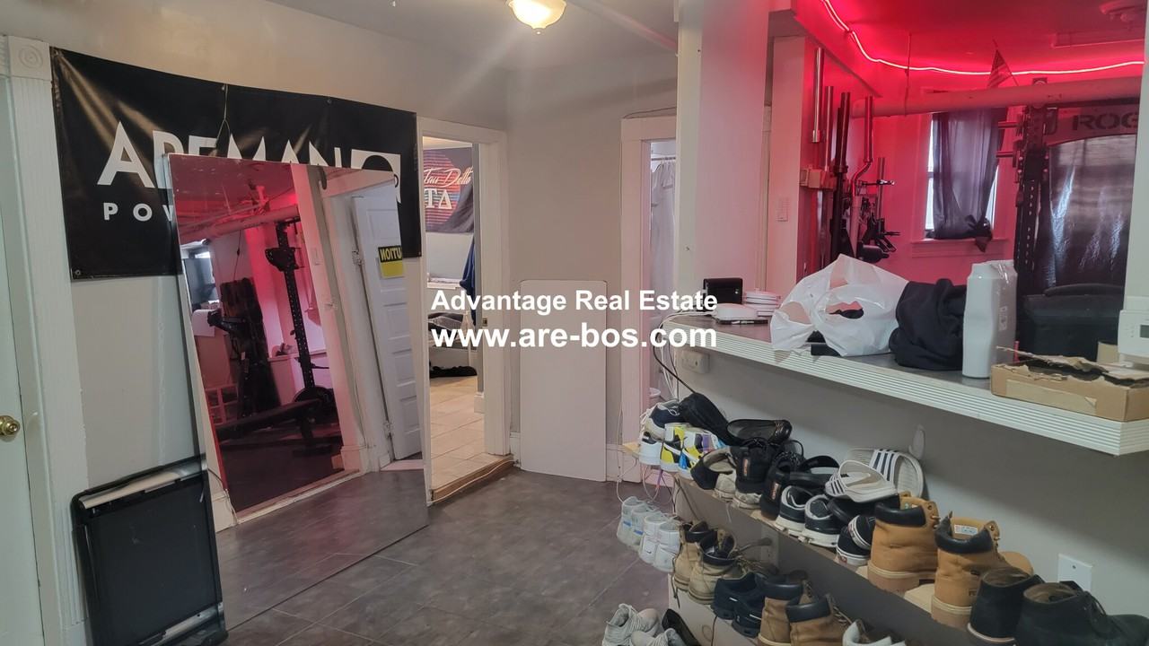1056 Commonwealth Ave #1