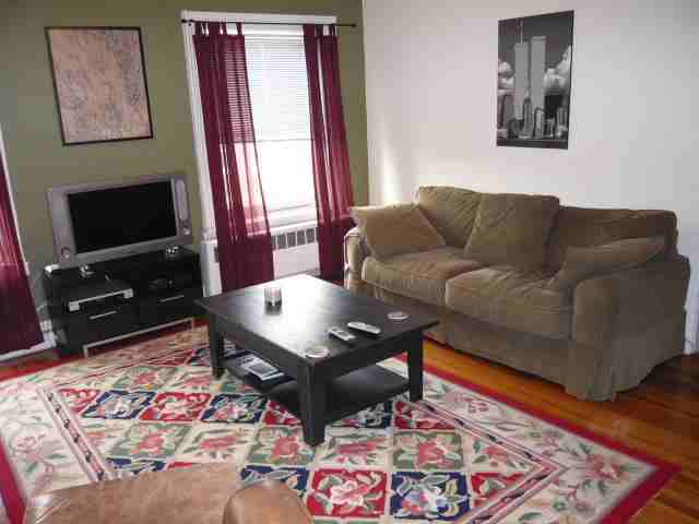 435 Hanover St #4D - Photo 2 of 17