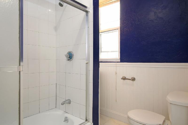 114 Everett St #2 - Photo 4 of 8