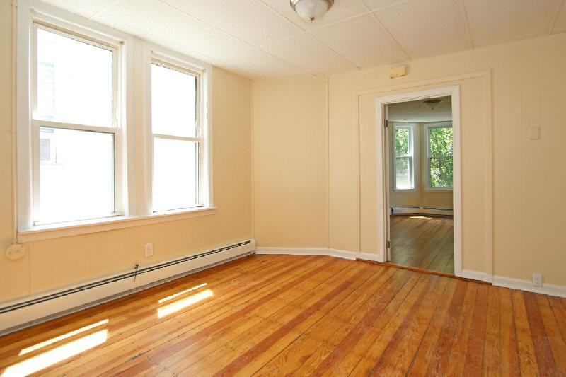 114 Everett St #2 - Photo 6 of 8