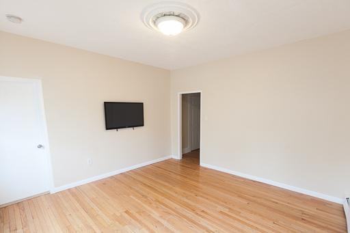 370 Maverick St #2 - Photo 3 of 25