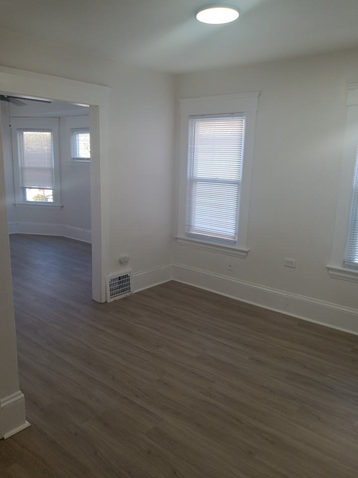 6301 Bridge Ave - Photo 2 of 7