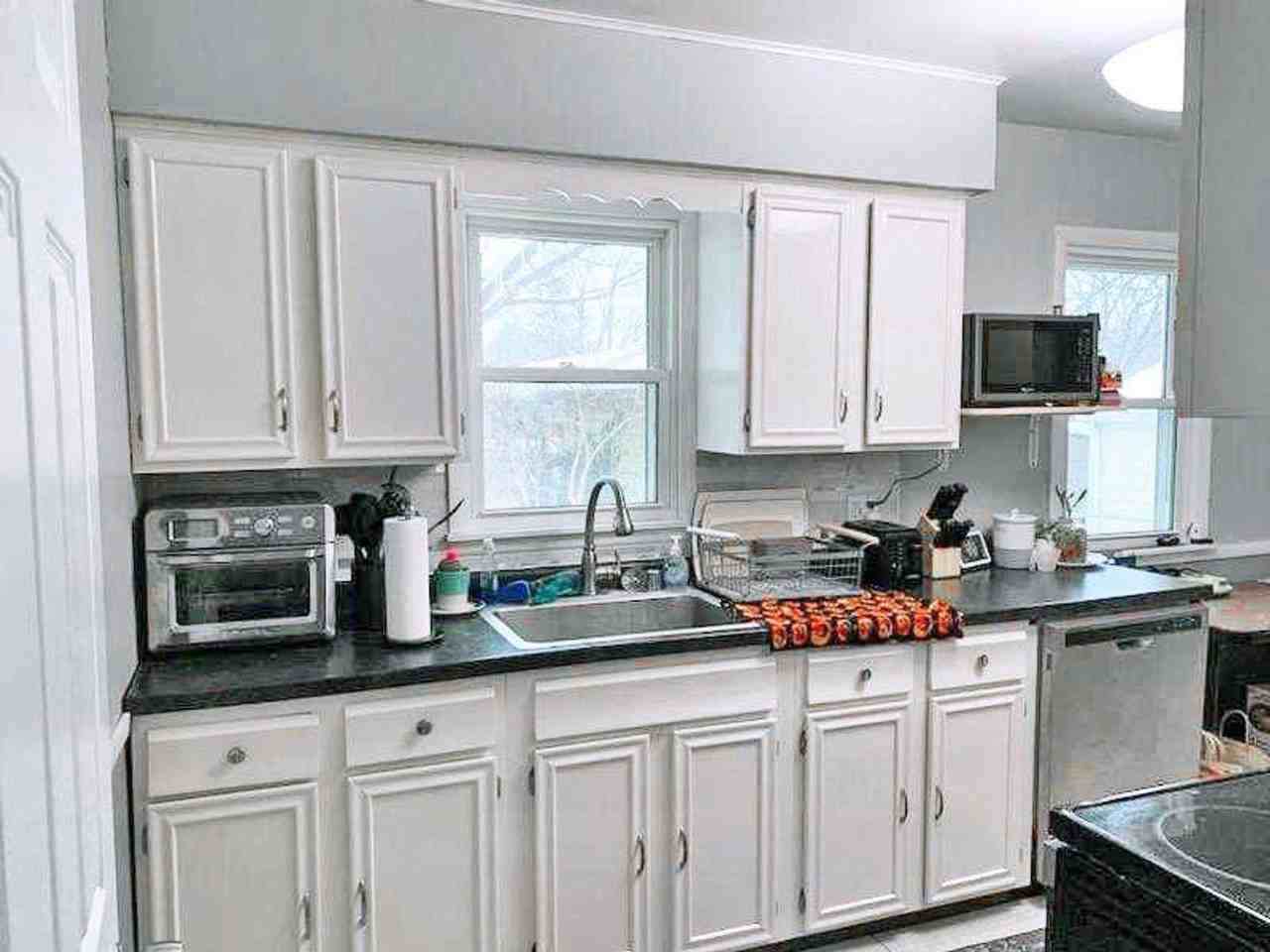 3430 Texas Ave S - Photo 3 of 28