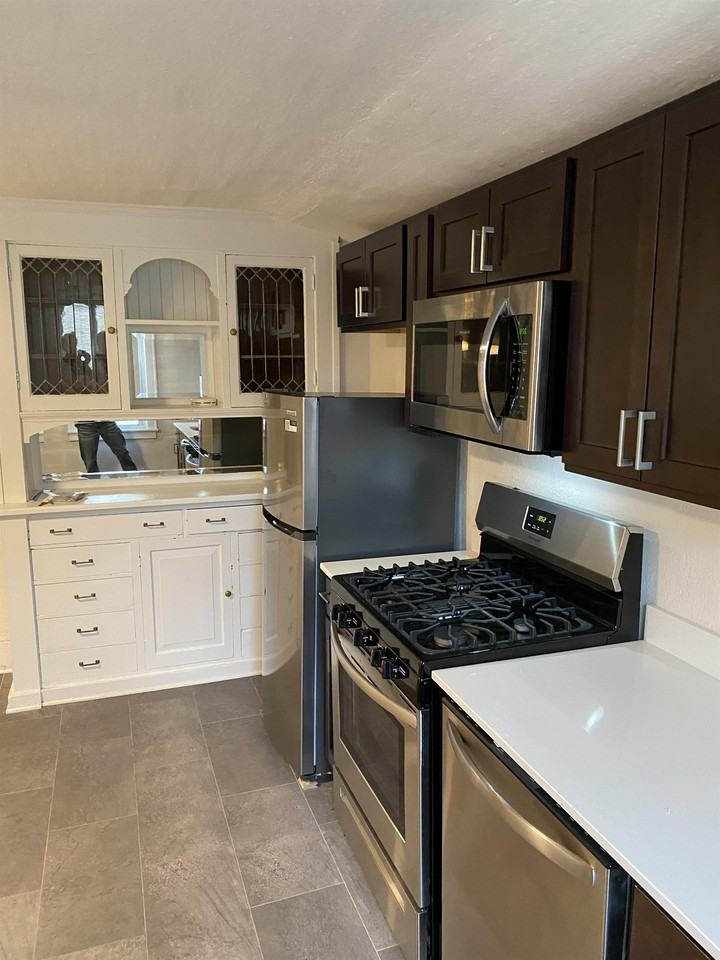 1604 N Franklin Pl #3 - Photo 3 of 16