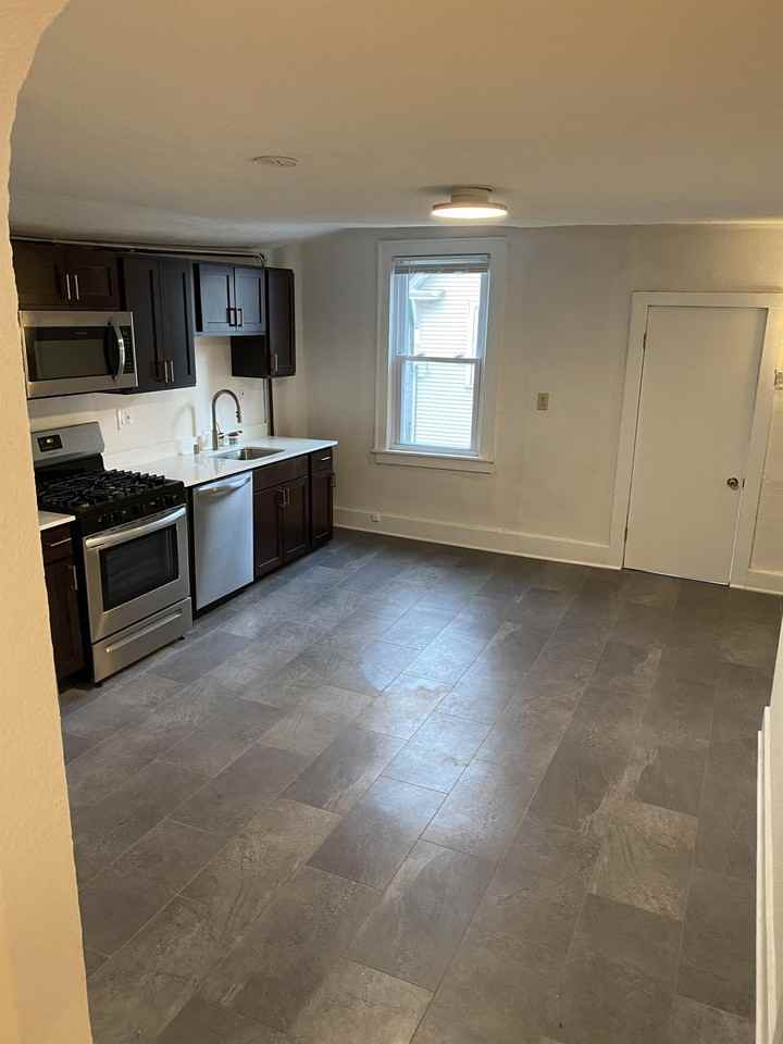 1604 N Franklin Pl #3 - Photo 4 of 16