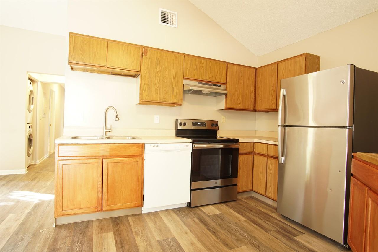 1912 Hubbard St #1 - Photo 4 of 18