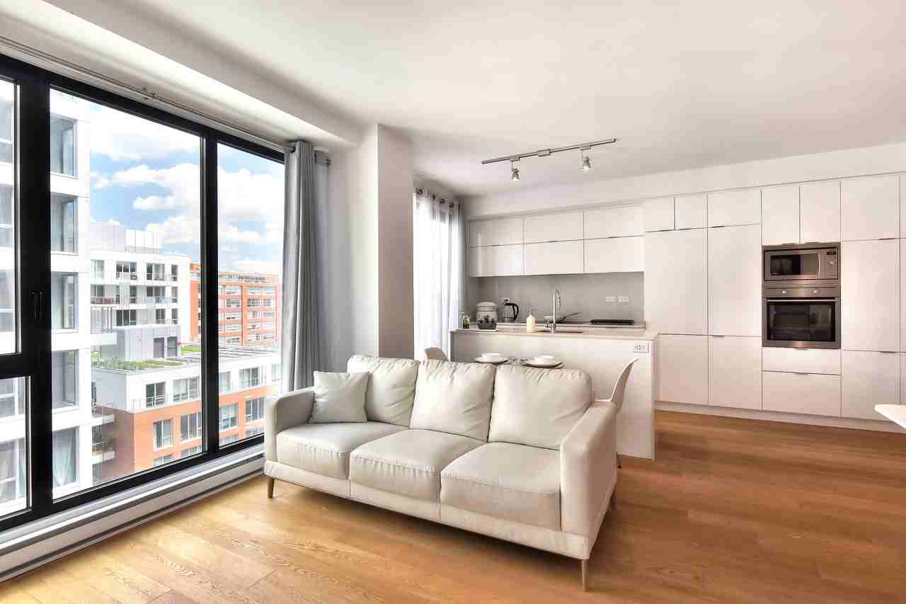 705 Rue William #909