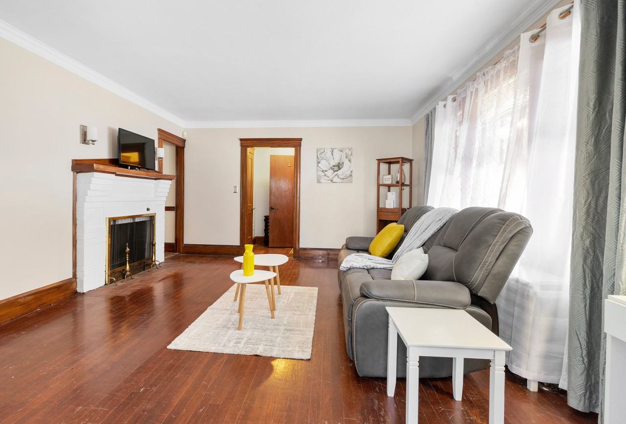43 Liszt St #1 - Photo 2 of 10