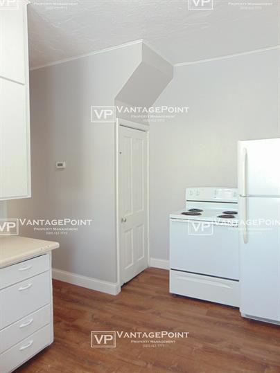 620 W 6th St - Photo 3 of 15